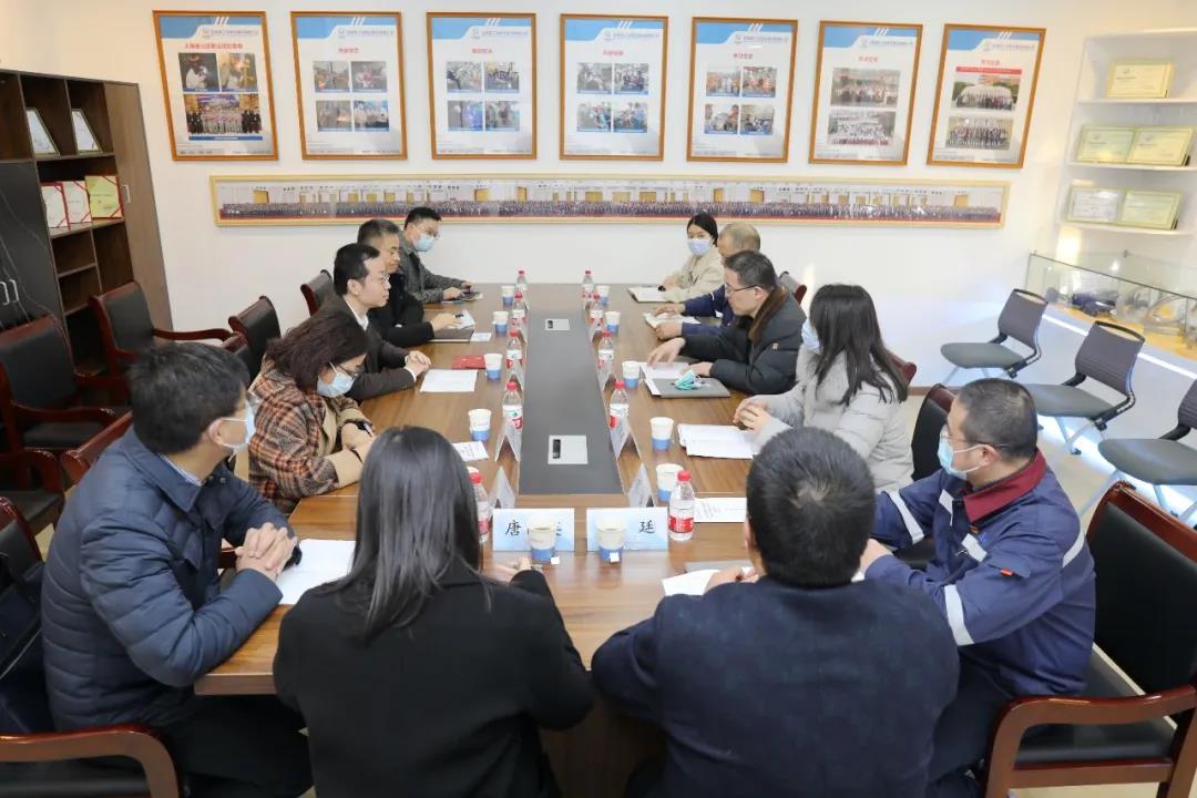 上海市金山区委常委、组织部长李铭一行到中核五公司进行人才慰问及交流