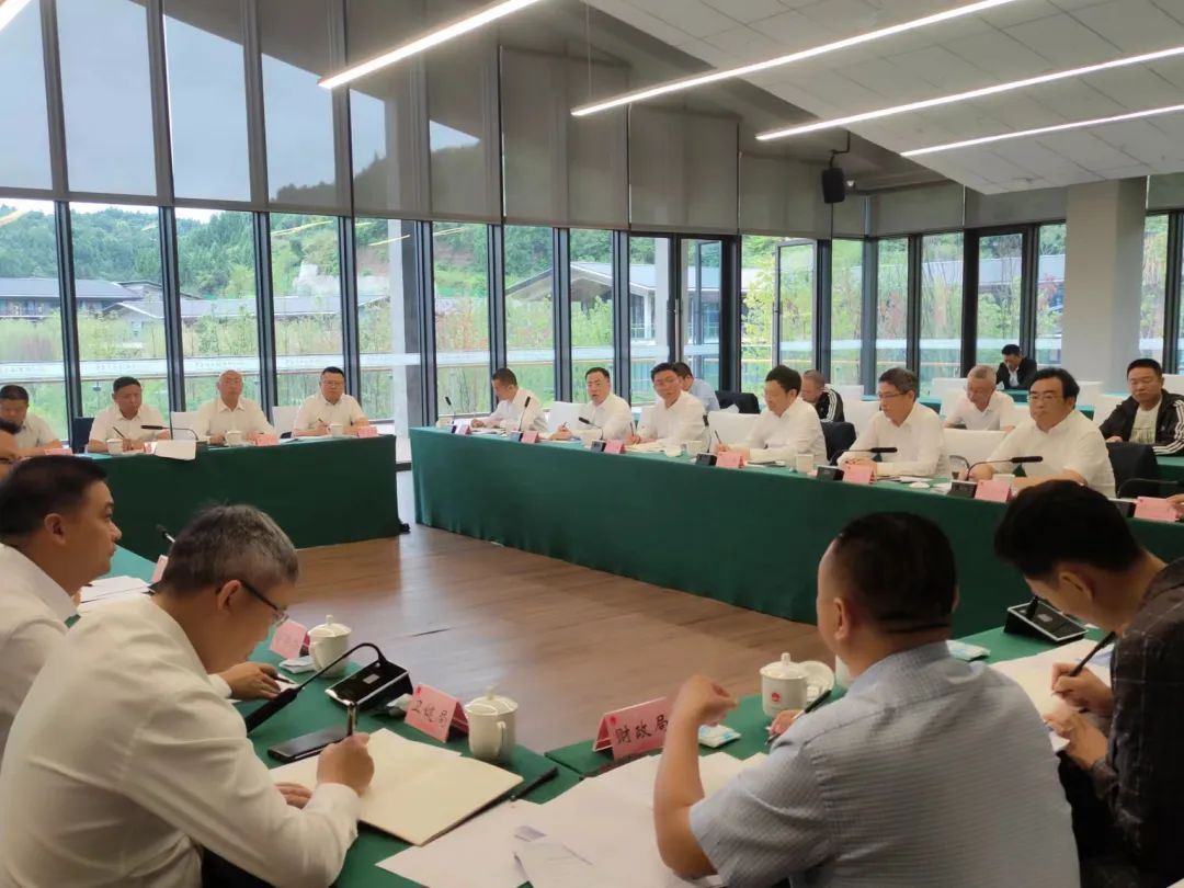 中核华兴公司周博拜访仪陇县委书记郭宗海