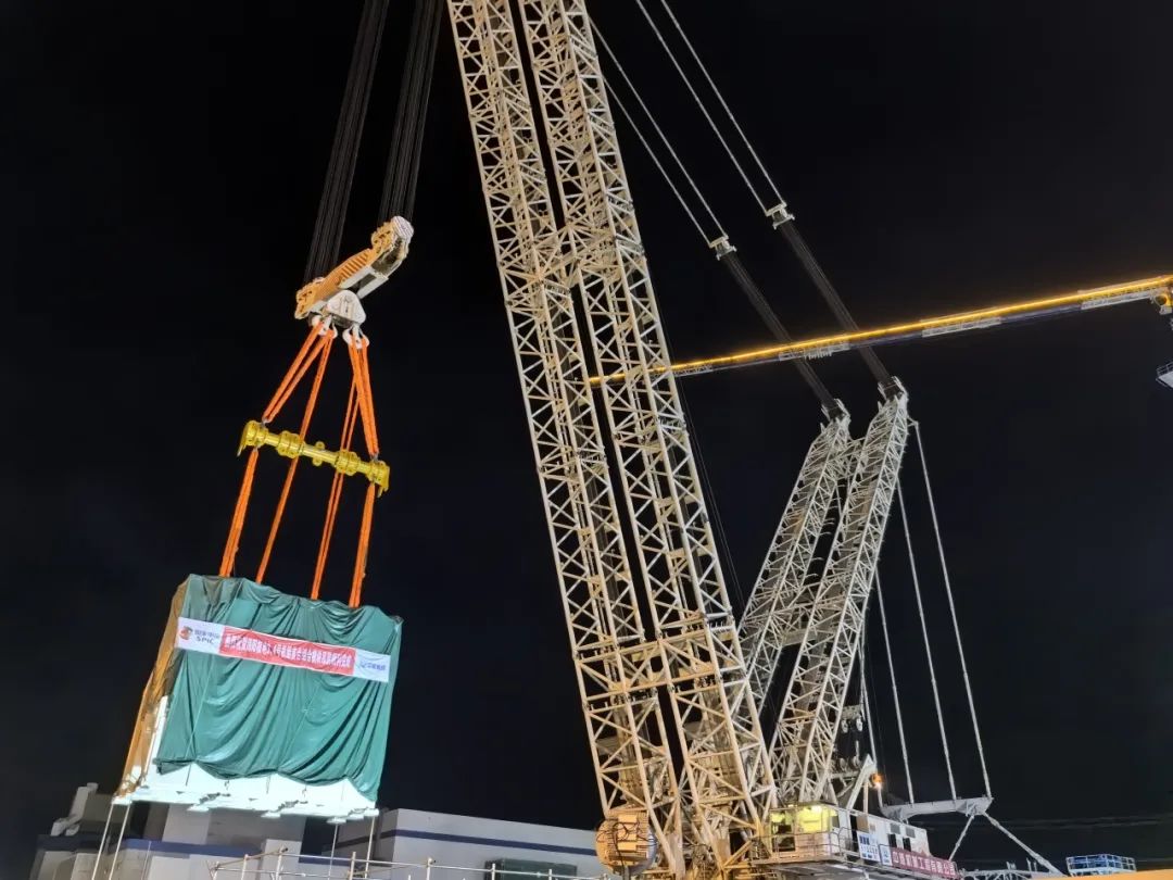 中核五公司承建的海阳核电3号机组“组合”模块吊装就位！