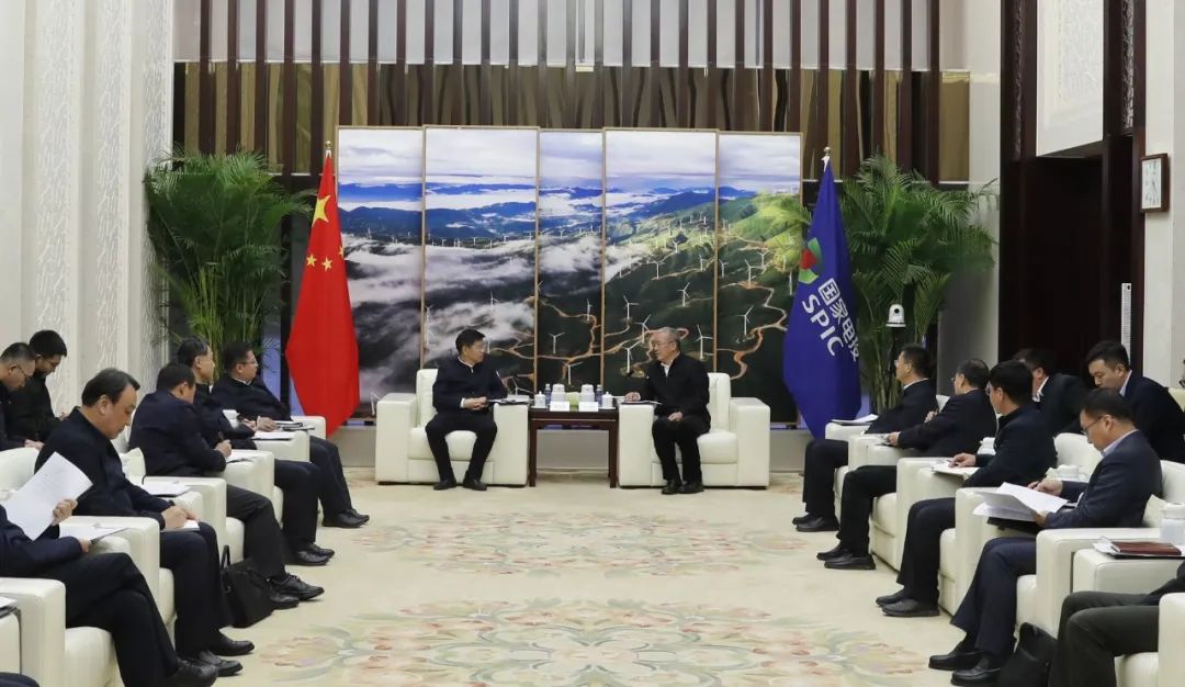 栗宝卿会见内蒙古自治区党委常委、自治区常务副主席黄志强