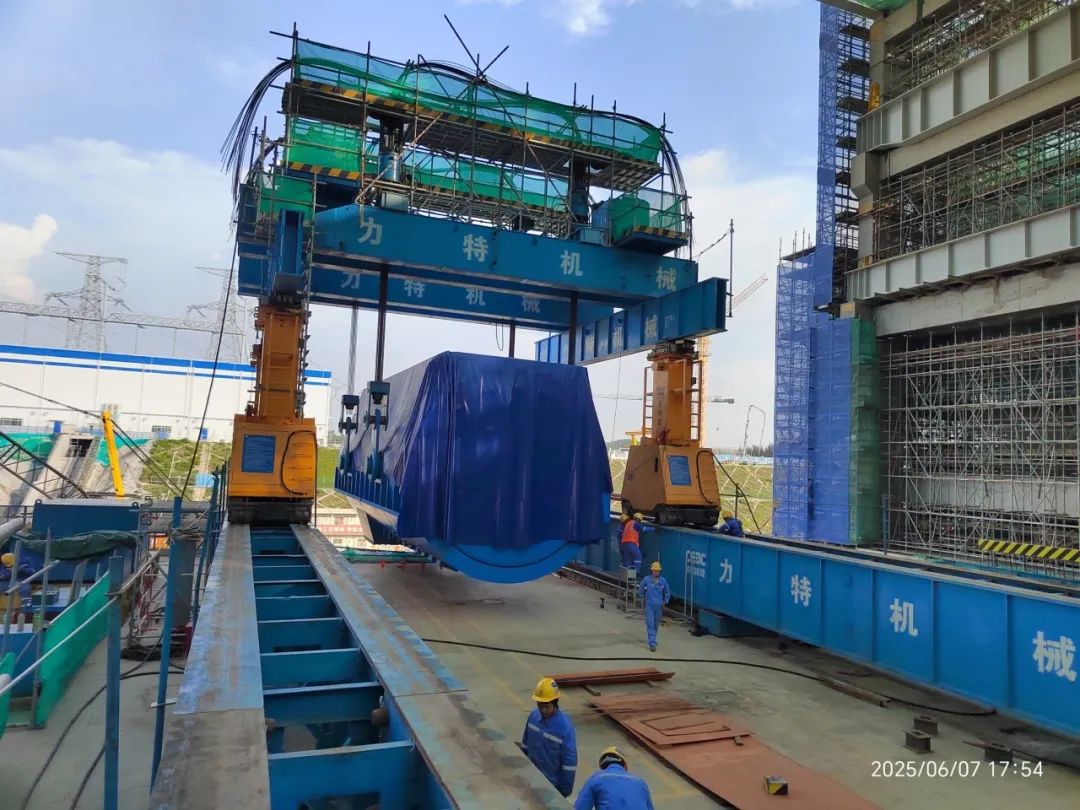 1749515525810723.jpg 6400.jpg