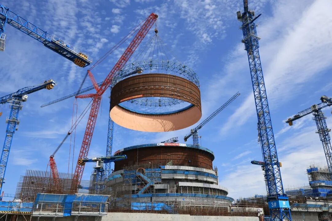 石岛湾扩建一期工程1号核岛钢衬里筒体模块吊装全面收官