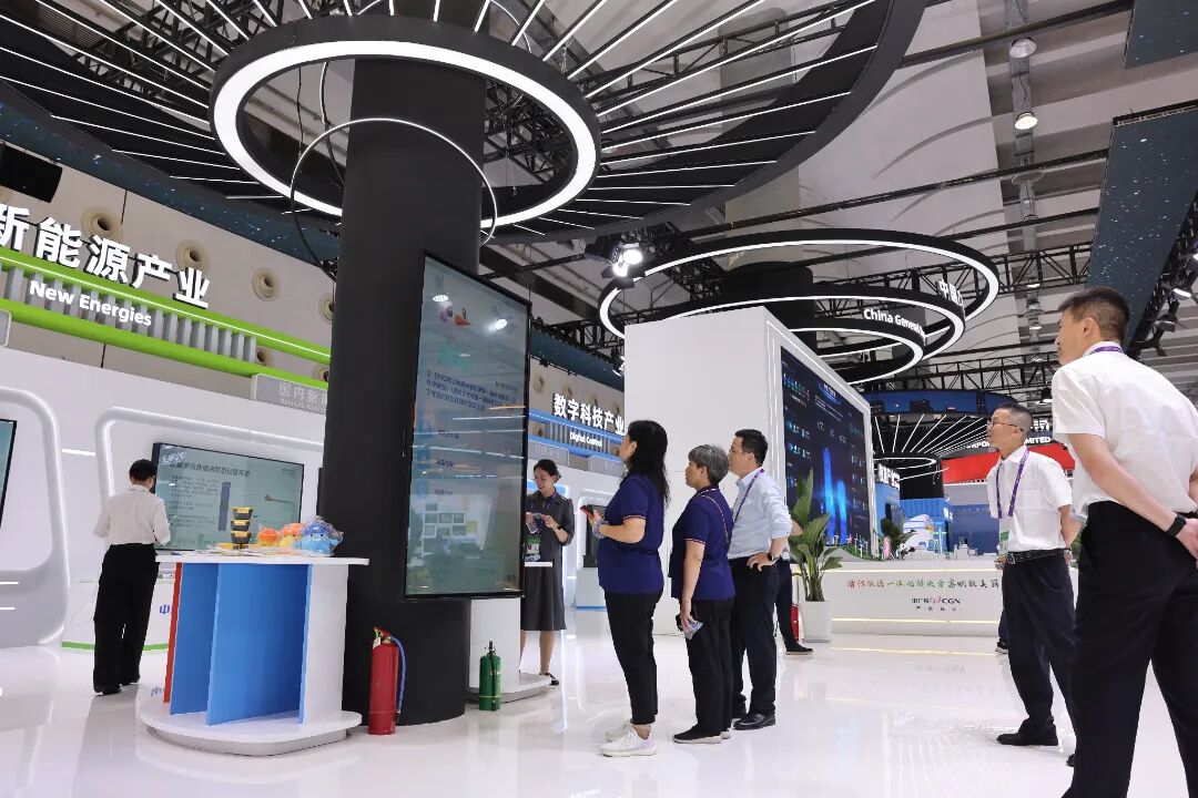 1758275685827873.jpg 6400.jpg