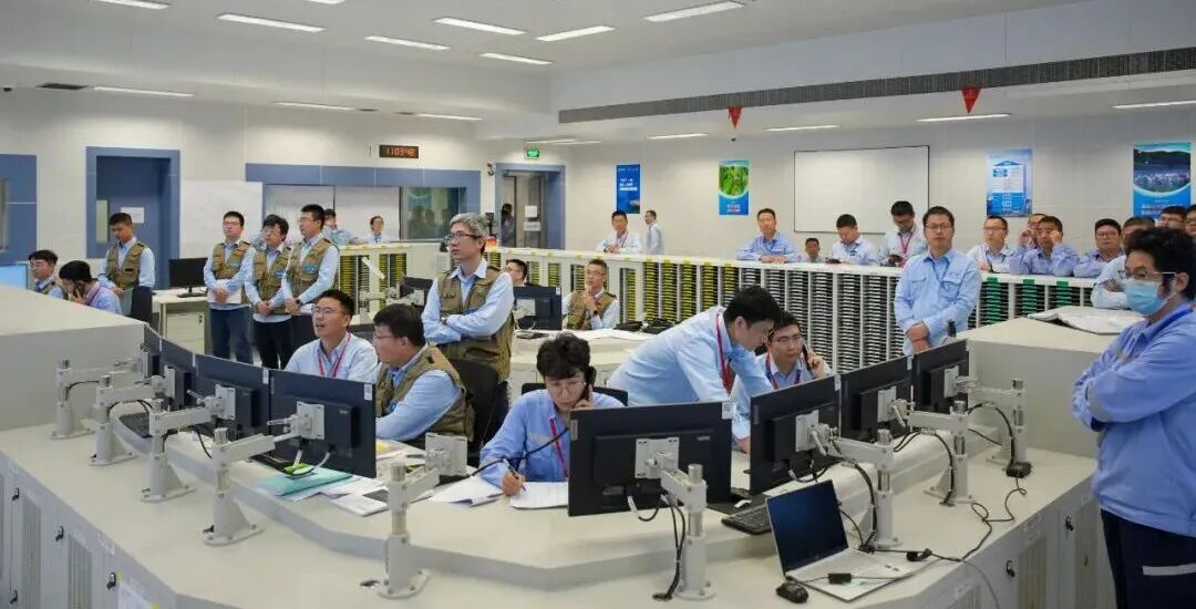 1760599674296933.jpg 6400.jpg