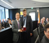 中国国际核聚变能源计划执行中心罗德隆被俄罗斯授予核能领域国际合作勋章