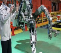东芝开发出巨型机器人 协助清除福岛核反应堆